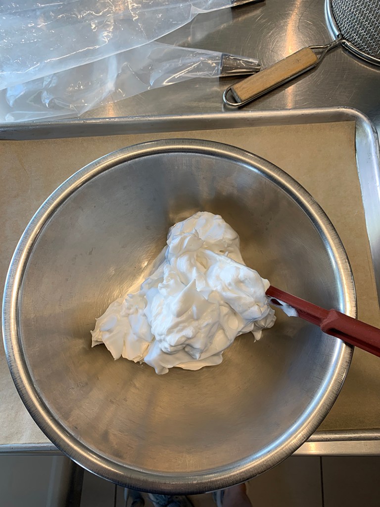 #gallivers_travels @galliverstravels
#cookingclass #frenchmacrons #gourmandise #bakingisfun #culinarybackyardadventures