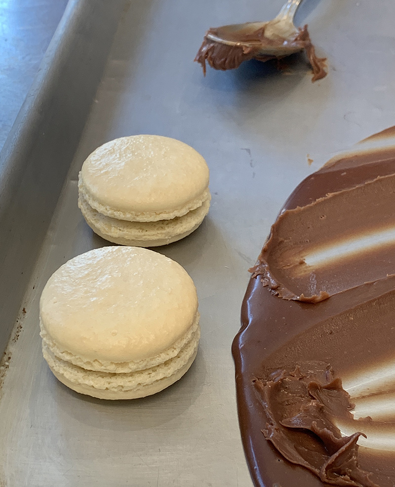 #gallivers_travels @galliverstravels
#cookingclass #frenchmacrons #gourmandise #bakingisfun #culinarybackyardadventures