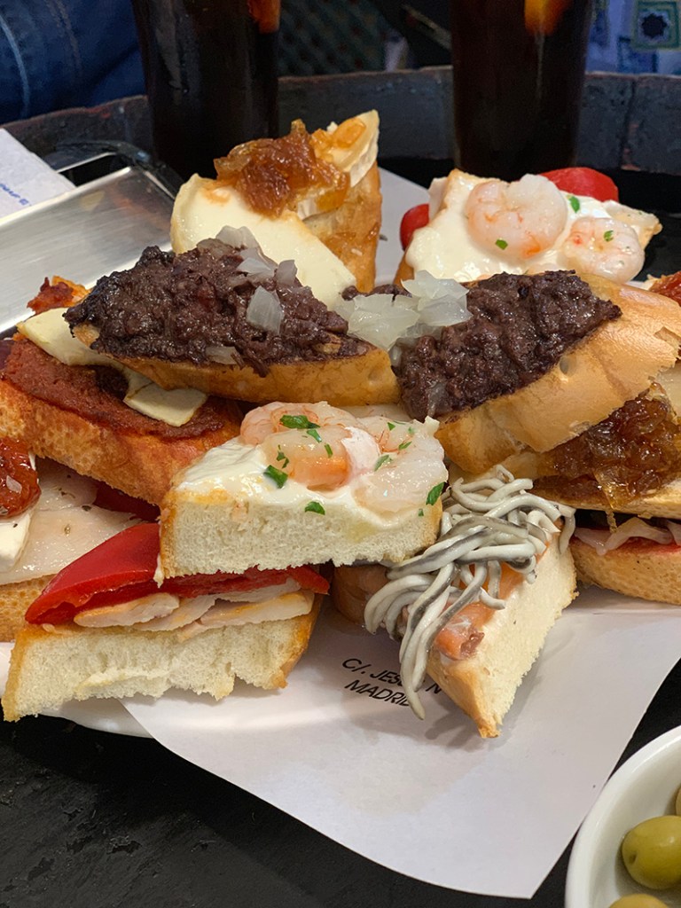 #gallivers_travels #devourtours #becurious #madrid #huertas #foodtours #foodies